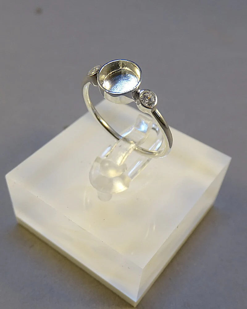 Simple Solid Silver Ring - 0832L