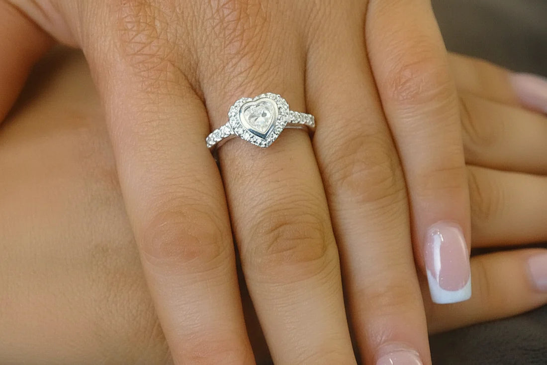 Solid Silver CZ ring setting with heart shaped setting - 2013N