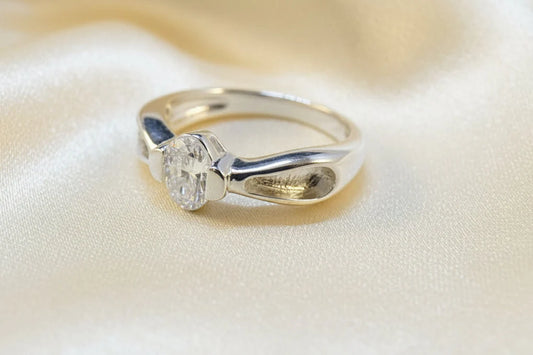 Stunning Silver Solitaire Ring  - 0016K