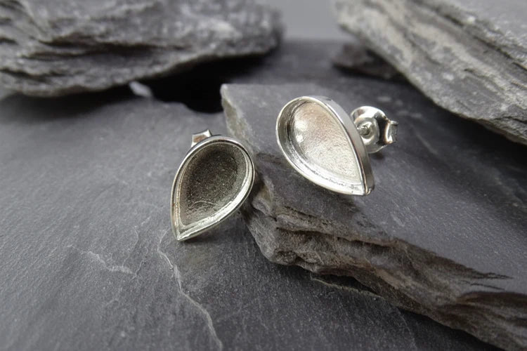 Silver Pear Shape Stud Earring - 0018S