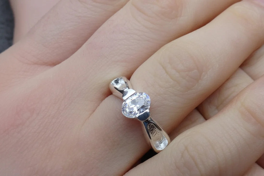 Stunning Silver Solitaire Ring  - 0016K