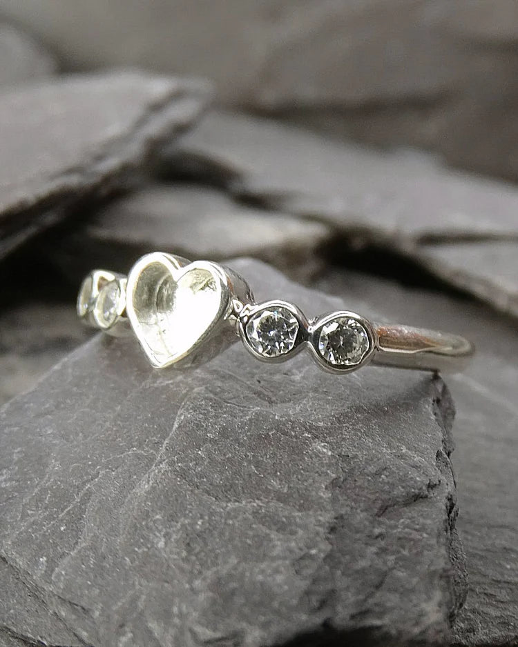 Silver heart ring with cz stones - 0223L