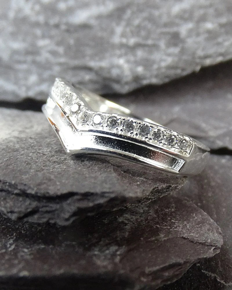 Solid silver wishbone style ring  - 0271M