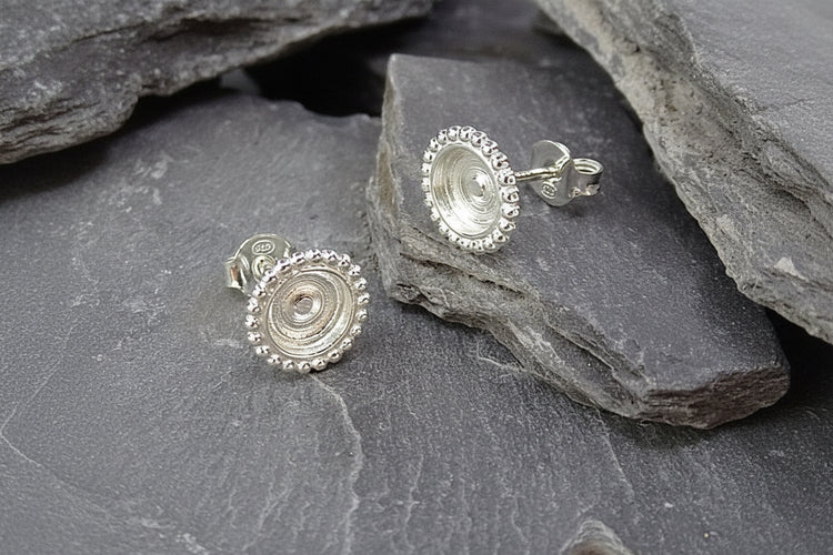Silver Stud With Bead Edge - 0526S