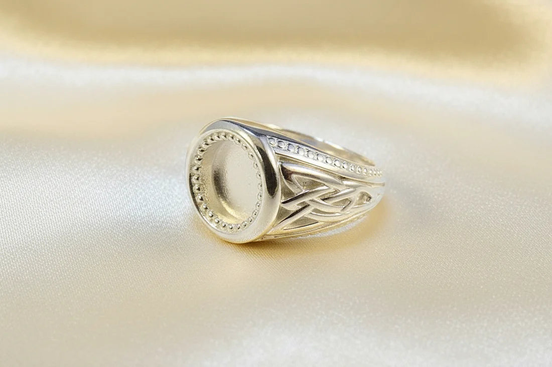 Gent Heavy Silver 925 ring with patterned Sides - 0988S