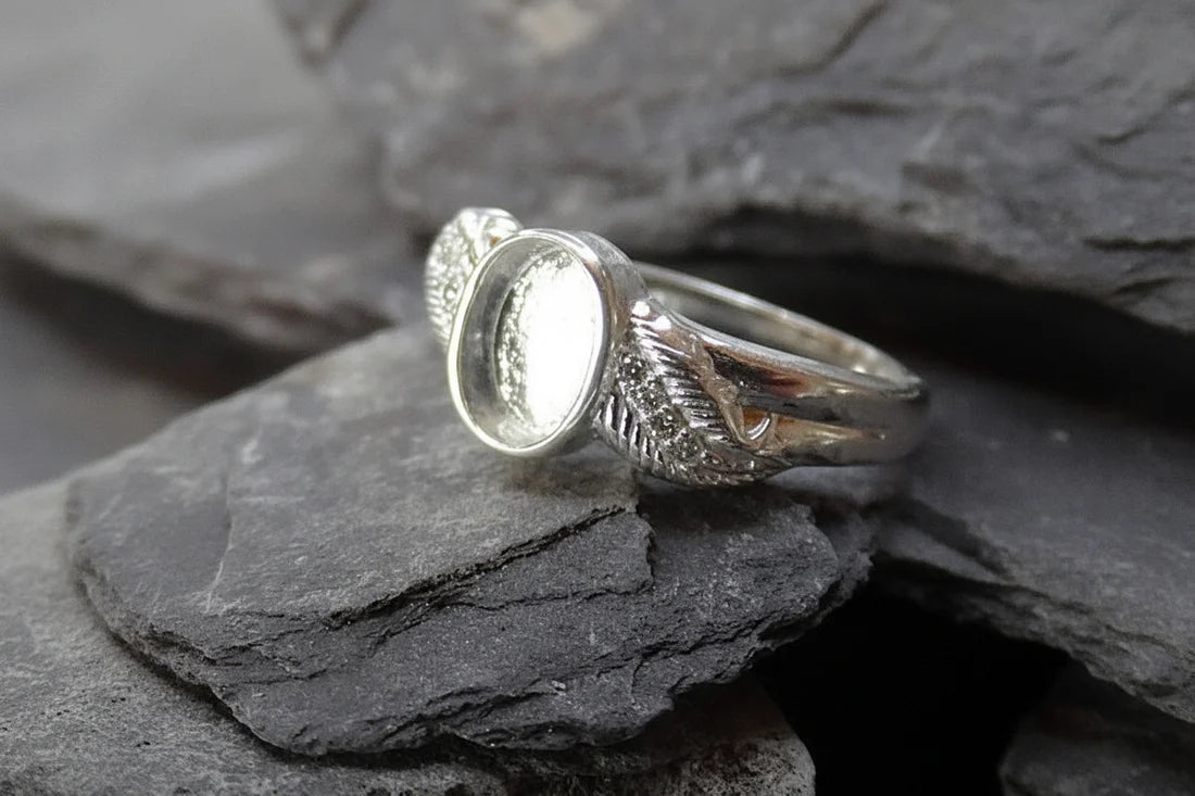 Solid silver Feather ring with cz - 1020J
