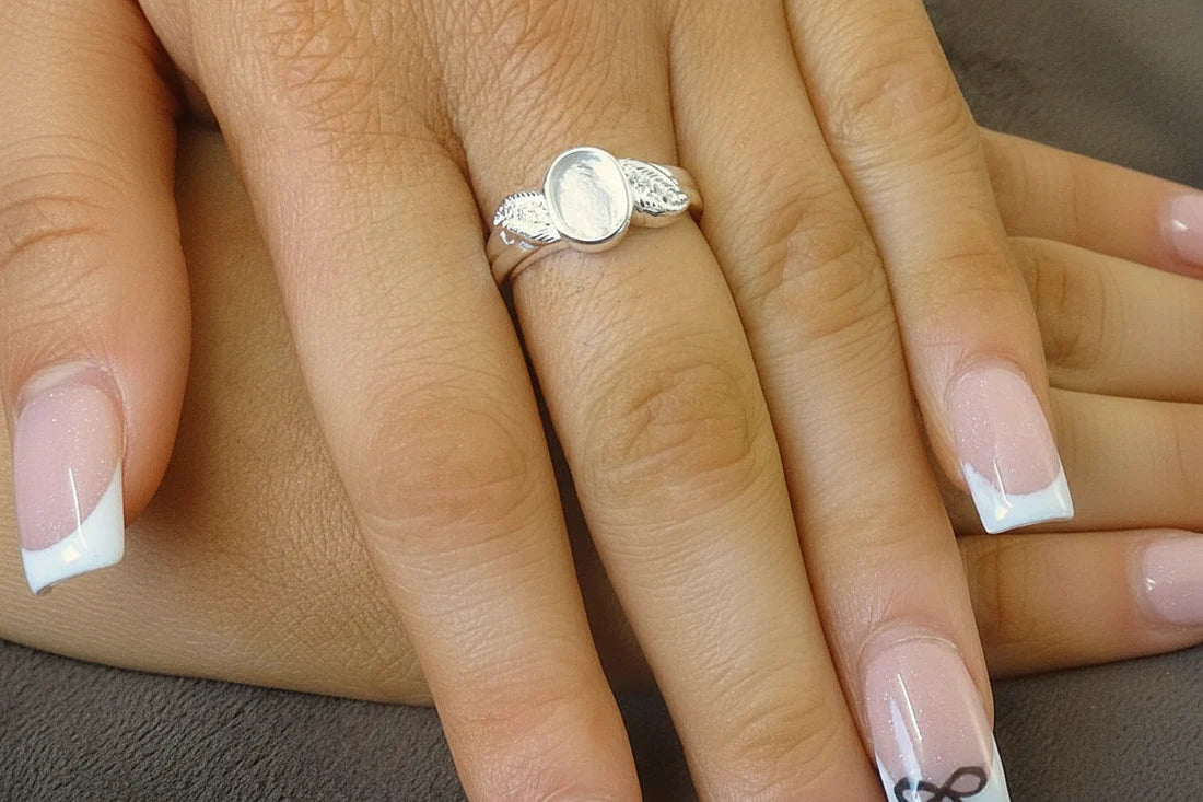 Solid silver Feather ring with cz - 1020J