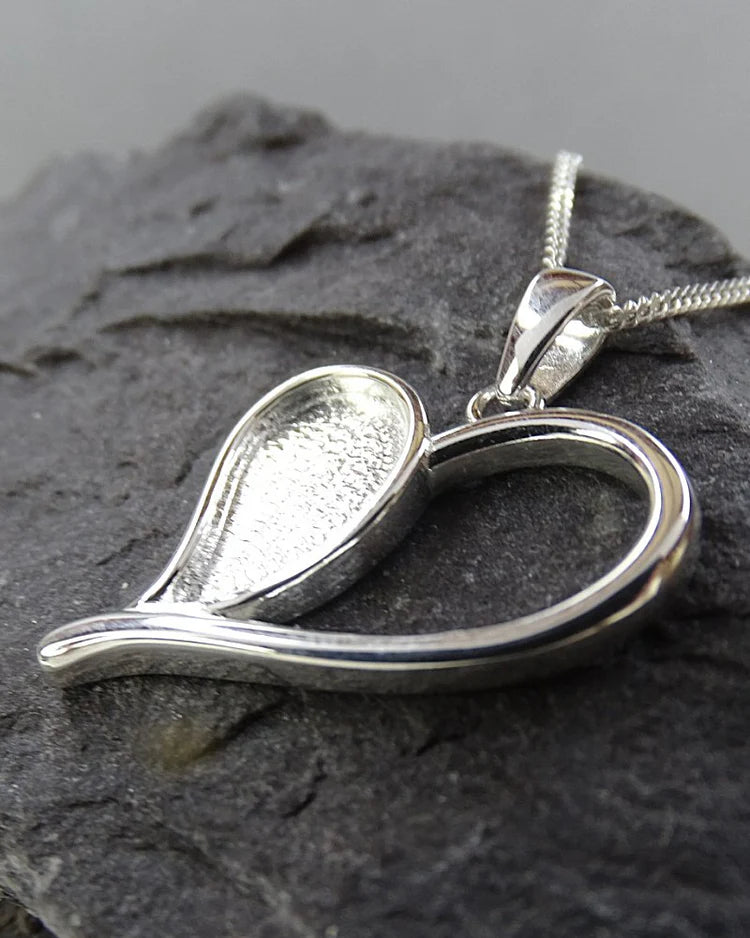 Stunning Silver Heart Necklace - 1088S