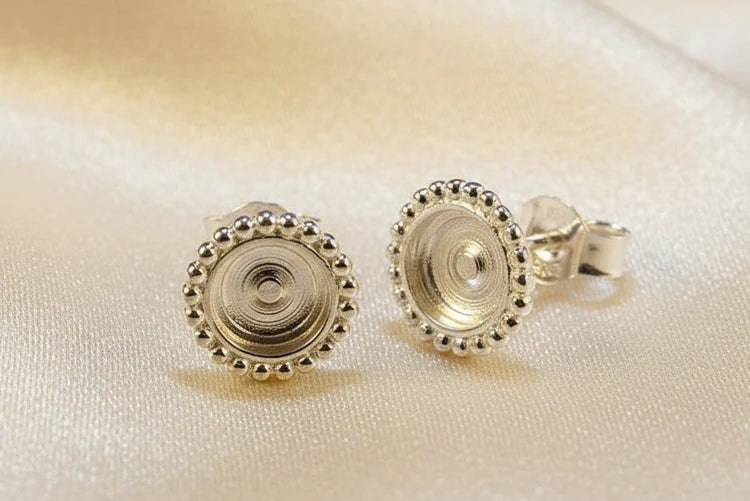 Silver Stud With Bead Edge - 0526S
