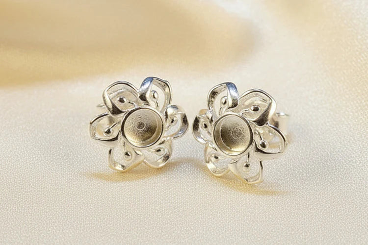Silver Studs Flower Earrings - 0610S