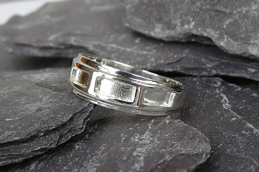 Stunning four section silver channel ring - 2018N