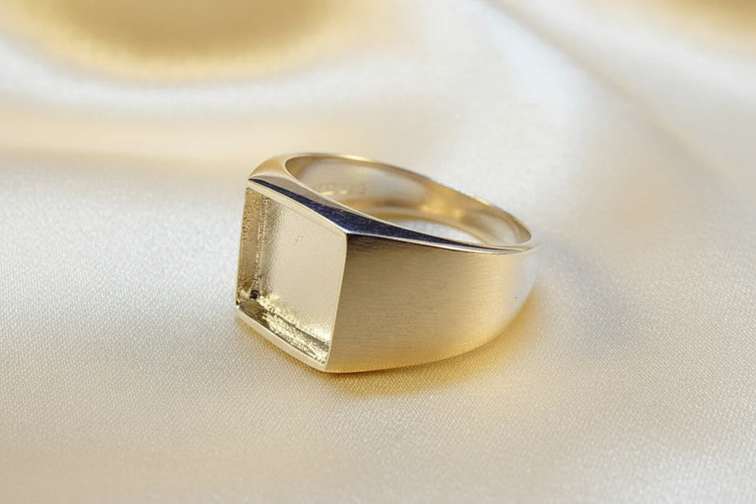 Gent silver Seal Ring With A Solid Back Top 10mm Square - 0275R