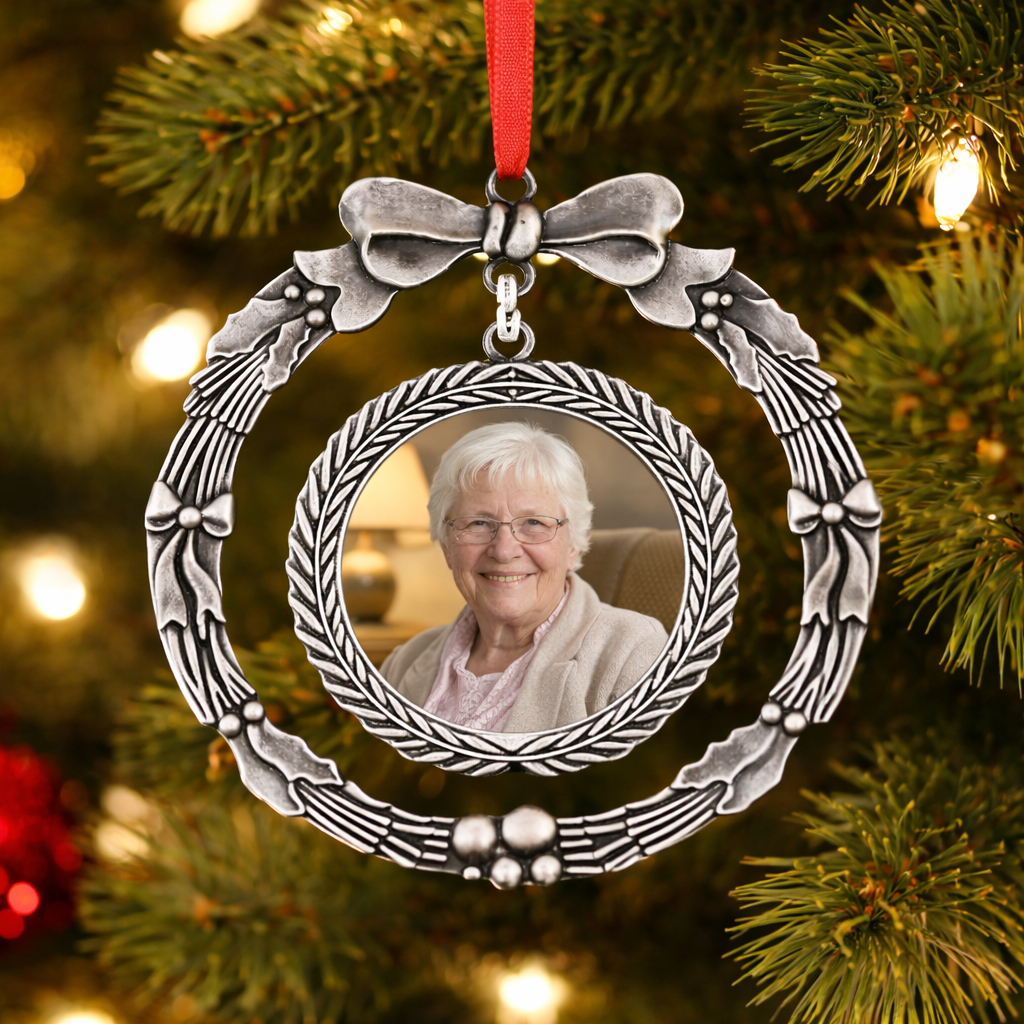 Personalised Silver Wreath Pendant