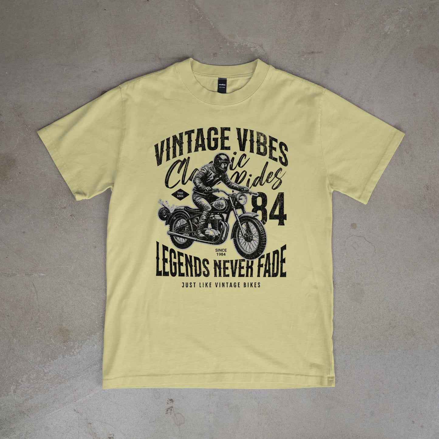 Vintage Vibes - Tee