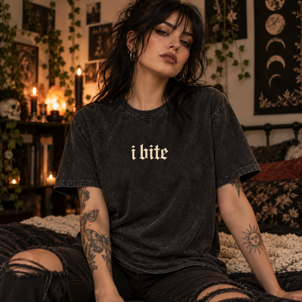 I Bite – Gothic Acid Wash Oversized Unisex T-Shirt