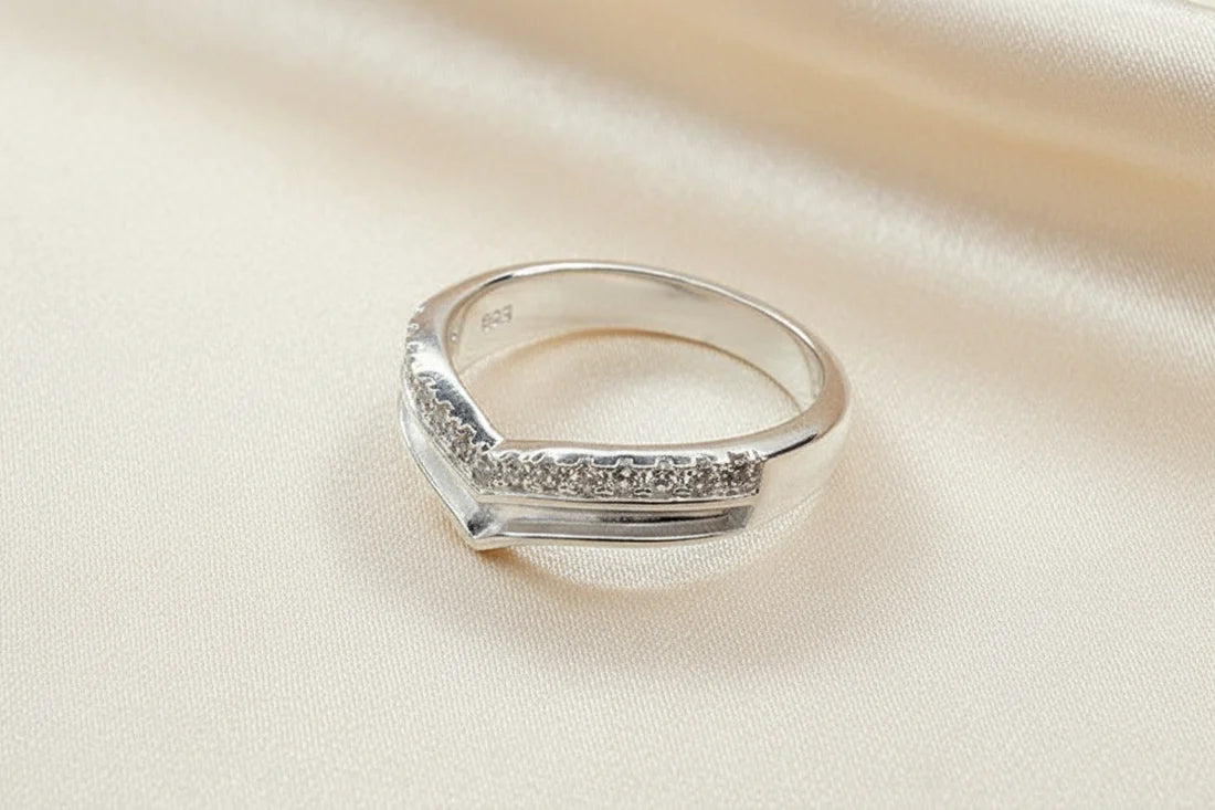 Solid silver wishbone style ring  - 0271M