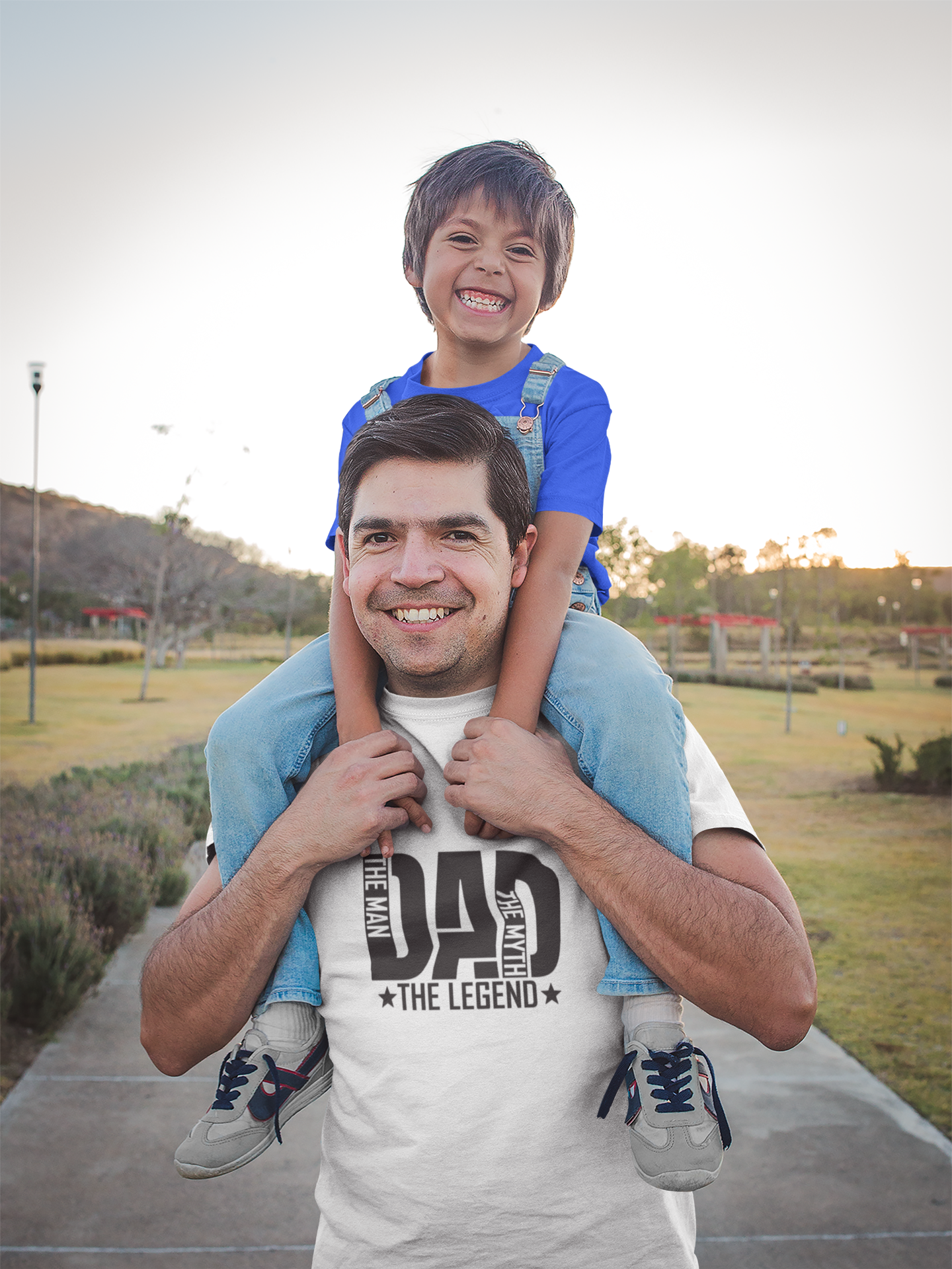 Dad the man, the myth, the legend - T-Shirt