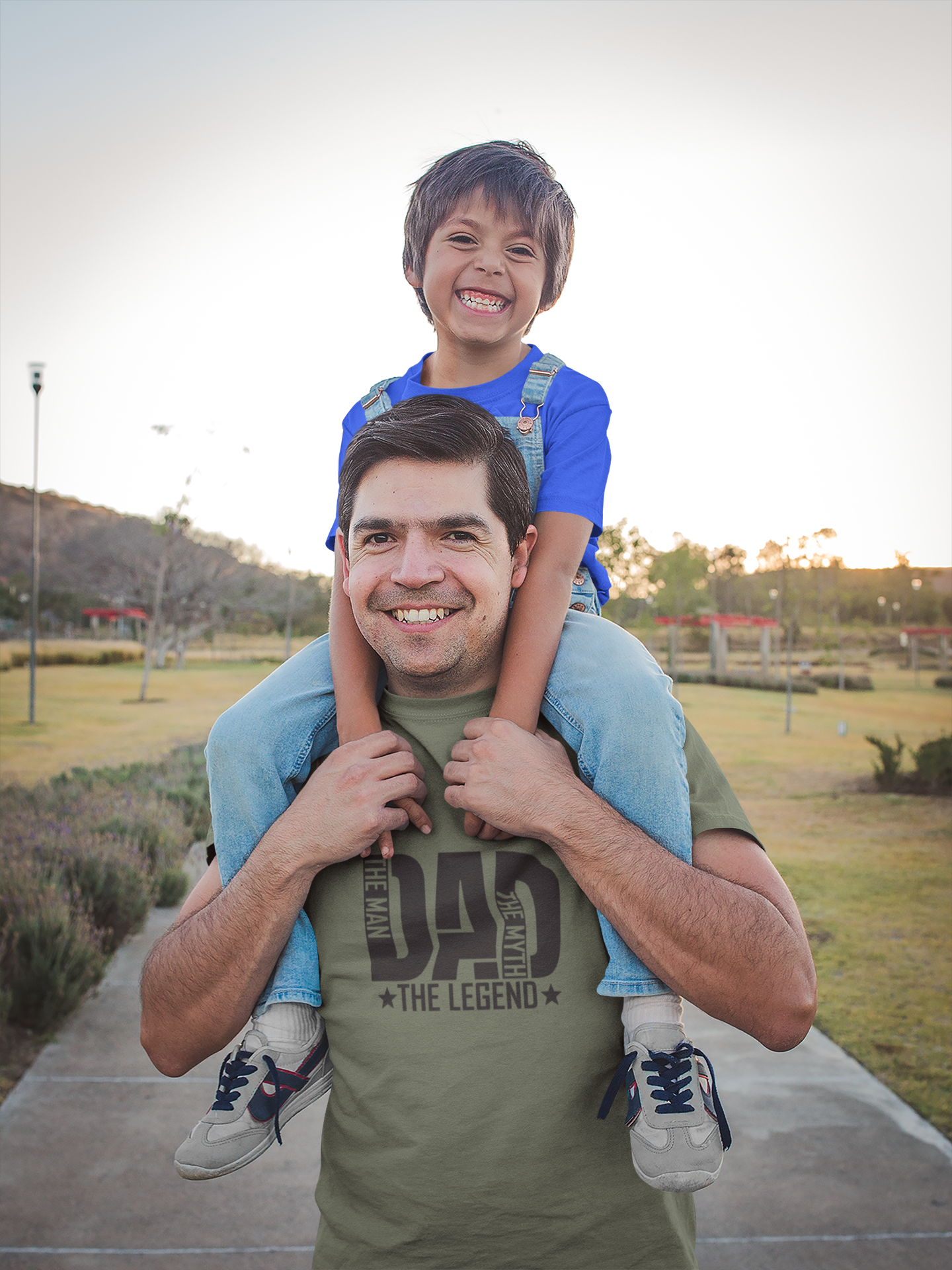 Dad the man, the myth, the legend - T-Shirt