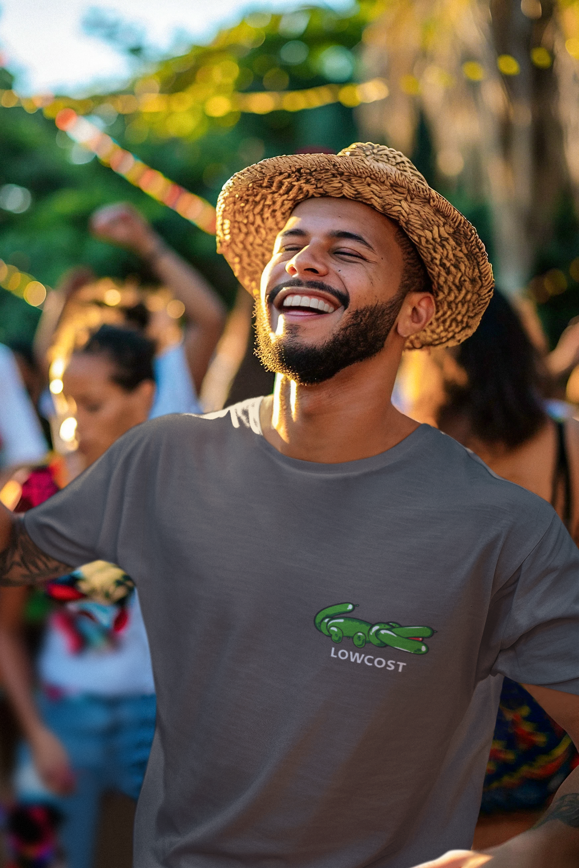 Low cost croc  - Unisex T-shirt