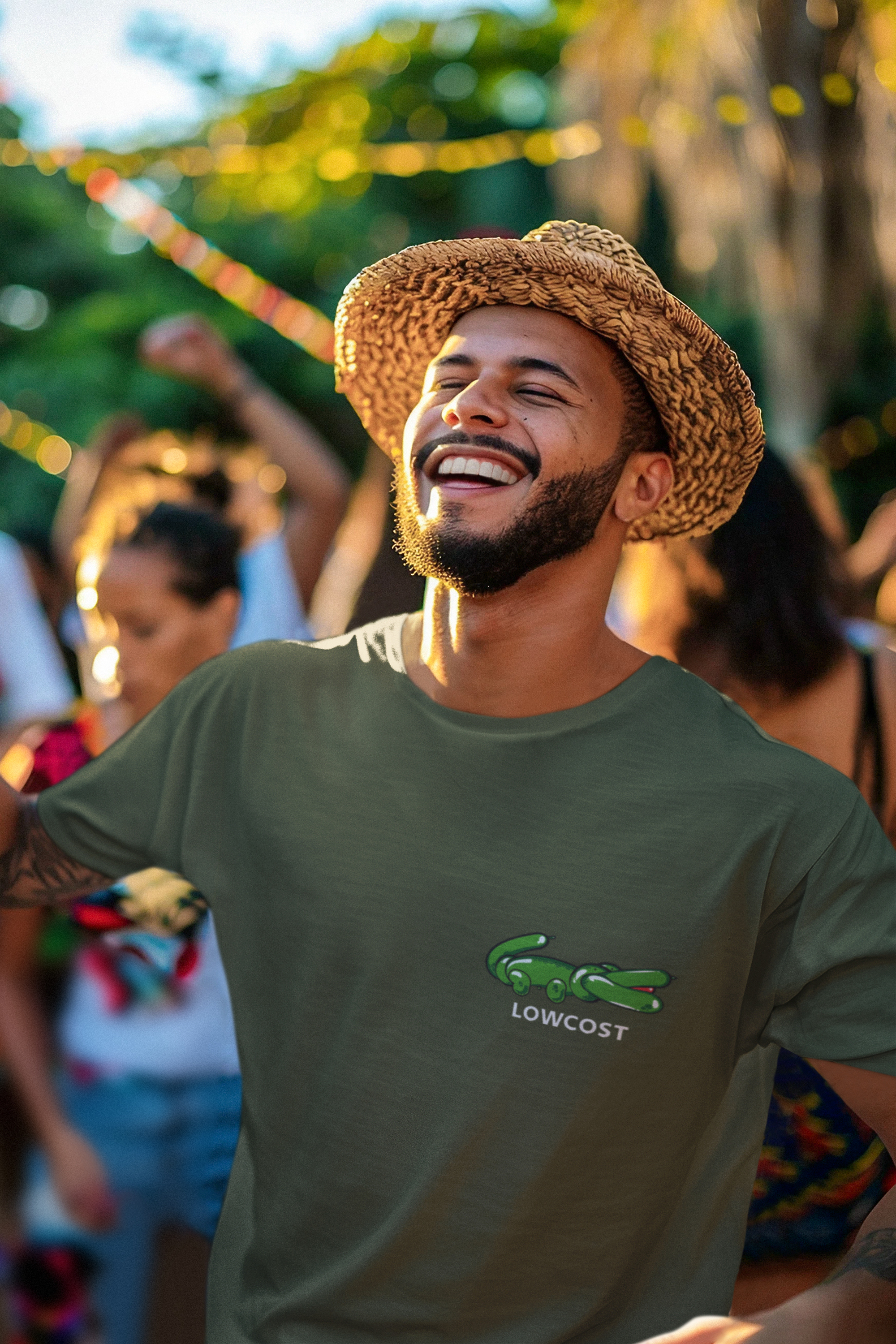 Low cost croc  - Unisex T-shirt